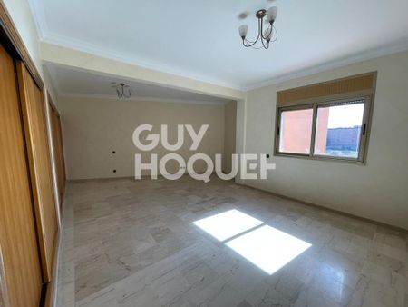 ACHAT/VENTE: appartement 4 pièces (173 m²) à louer à l'hivernage. - Photo 4