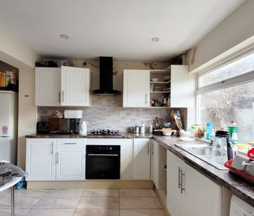 Lansbury Avenue, Edmonton, London N18 - Photo 5