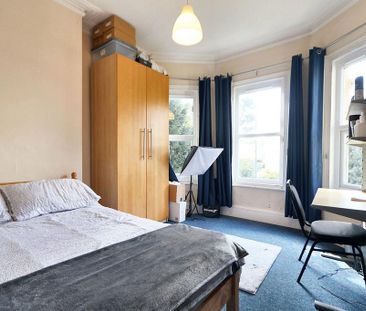 7 bedroom end of terrace house to rent - Photo 2