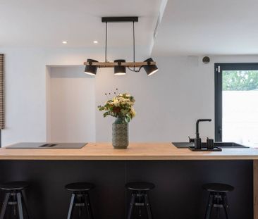 3 bedroom luxury Villa for rent in Nueva Andalucia, Andalusia - Photo 1