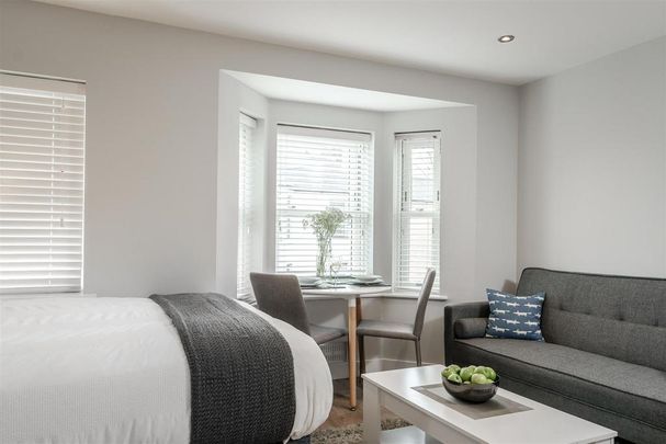 Studio to rent - Photo 1