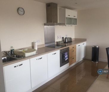 2 bedroom flat to rent - Photo 4