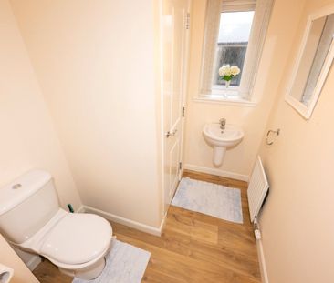 5 bedroom detached house to rent - Photo 4