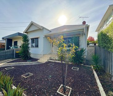 Character Home in Central Geelong - Photo 4