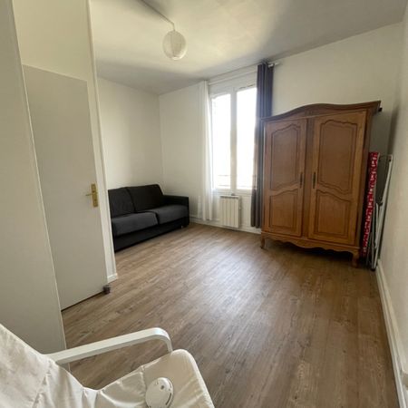 Location Appartement 1 pièce 29m² - Photo 3