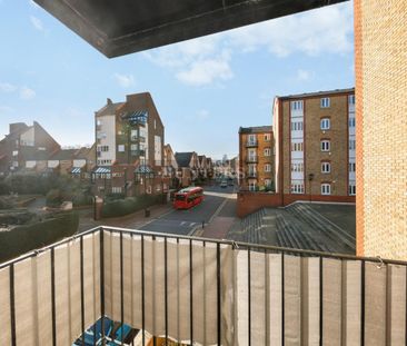 2 bedroom Flat To Let - Photo 6