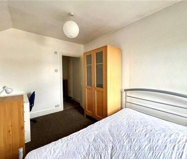 4 bedroom semi-detached house to rent - Photo 6