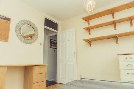 4 bedroom terraced house to rent - Photo 3