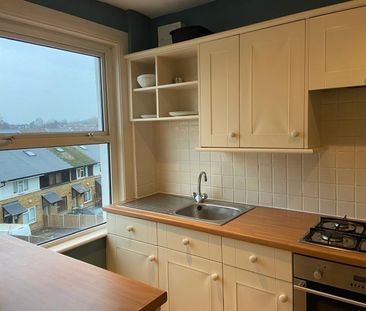 2 Bed Flat, Limes Grove, SE13 - Photo 3