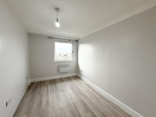 2 Bedroom Flat/Apartment To Let - Photo 1
