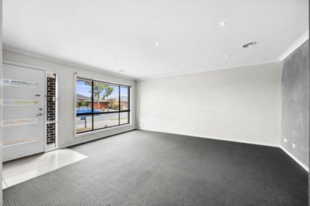 12 Ascot Gardens Drive, Delacombe - Photo 2