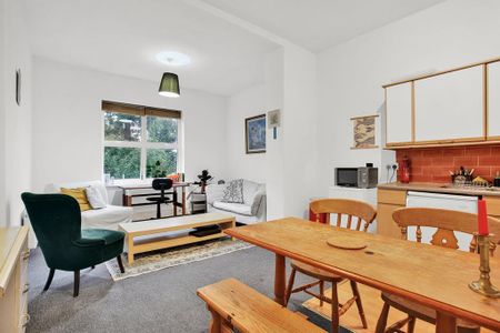 1 bedroom flat to rent - Photo 2
