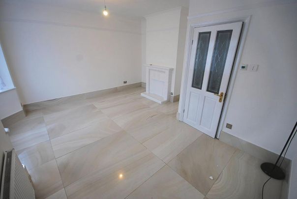 4 bedroom semi-detached house to rent - Photo 1