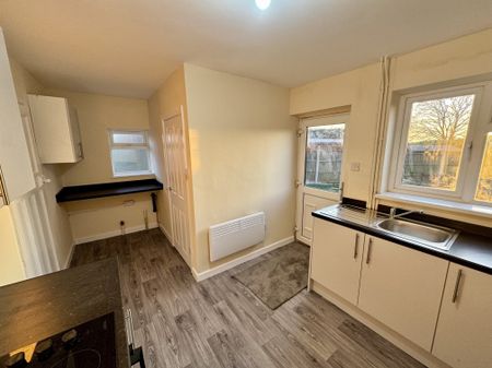 Lloyds Road, Halesowen - Photo 5