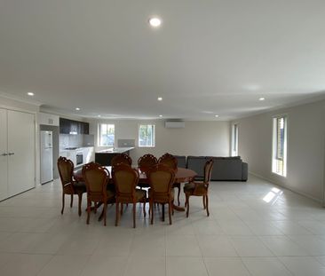 Spacious Family Home in Potters Lane - Photo 4
