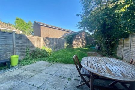 4 bedroom terraced house to rent - Photo 4