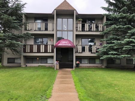 Amazing 2 Bedroom Suite Located in Westpark! CLOSE TO THE COLLEGE!! - Photo 3