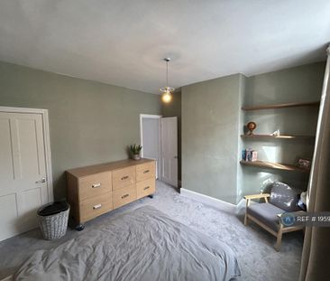 3 bedroom terraced house to rent - Photo 6