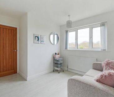 3 bedroom detached house to rent - Photo 4