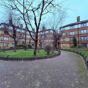 1 bedroom in a flat share to rent - Photo 3