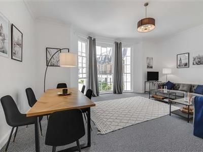 Parkland Gardens, SW19 - Photo 2