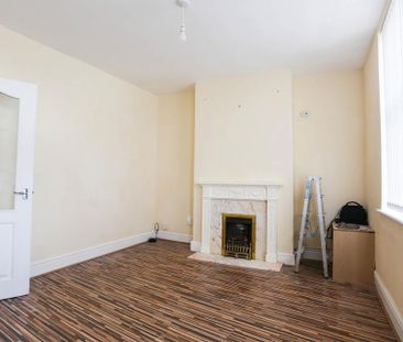 2 bedroom end of terrace house to rent - Photo 1