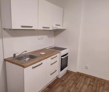 Pronájem bytu 1+kk v Libochovicích - Photo 3