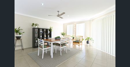 FULLY AIR CONDITIONED HOME IN PREMIER VISTA ESTATE - Photo 2