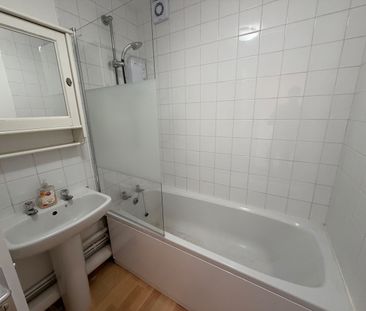 Studio Flat, Armoury Road, SE8 - Photo 5