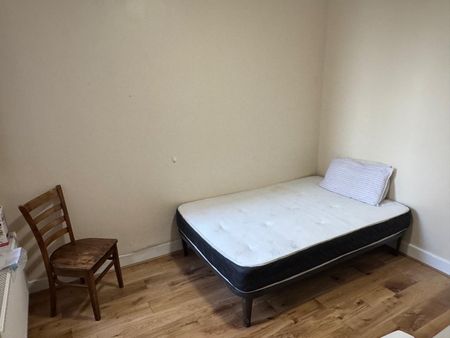 Room in a Shared House, Balmoral Road, NW2 - Photo 2