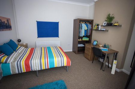 6 bedroom house to rent - Photo 2