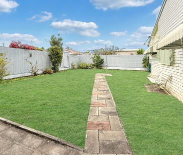 18 Sunset Crescent, - Photo 1