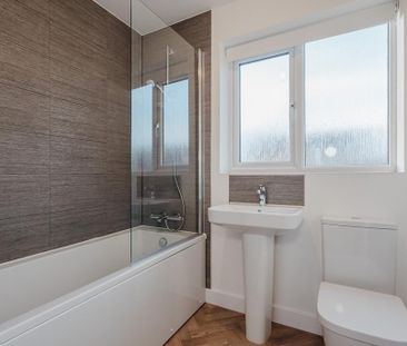4 bedroom semi-detached house to rent - Photo 5