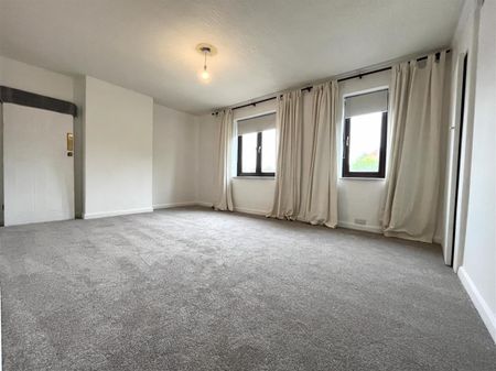 3 Bedroom House - Semi-Detached To Let - Photo 3