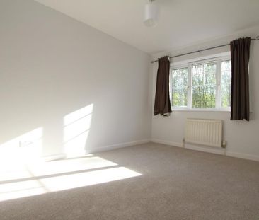 3 bedroom end of terrace house to rent - Photo 4