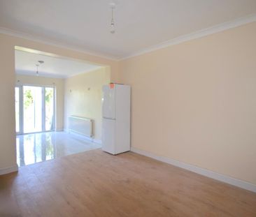 4 bedroom semi-detached house to rent - Photo 3