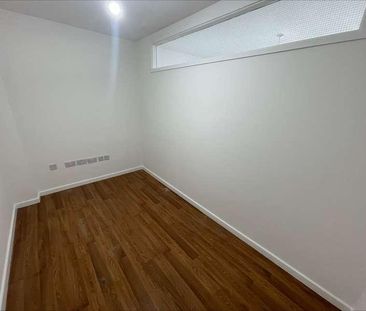 Bedroom - Central Luton - Unfurnished, LU1 - Photo 6