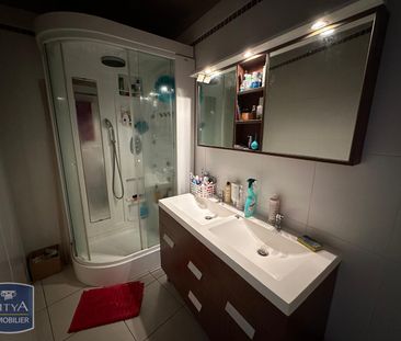 Location Appartement 3 pièces 78m² ST DENIS 97400 - Photo 3