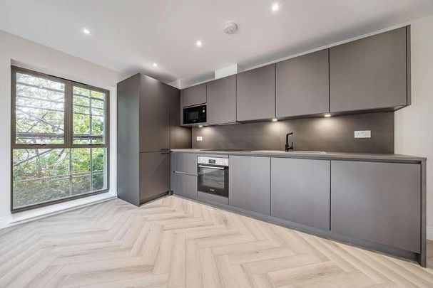 Hutchins Close, Swanley, BR8 - Photo 1