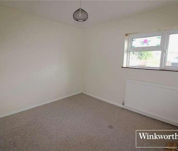 Buckingham Road, Borehamwood, Hertfordshire, WD6 - Photo 3