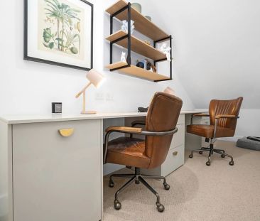 Fully Furnished Family Home - Photo 4