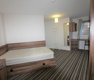 5 bedroom flat to rent - Photo 6