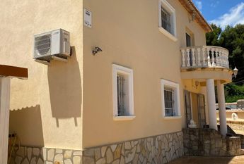 LONG TERM RENTAL Beautiful villa with sea views for rent in Benissa coast with 5 bedrooms.