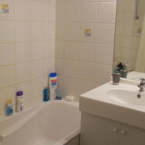 Louer appartement 2 pièces de 48 m² - Photo 2