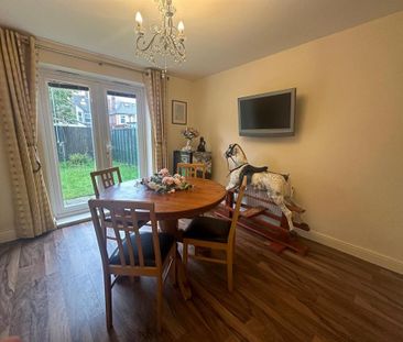 4 bedroom detached house to rent - Photo 2