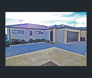 12/21 Lakewood Blvd, Melton, Vic 3337 - Photo 1