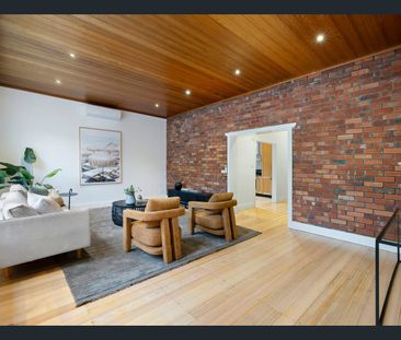 Extended Elegance in a Perfect Position - 4 bedroom family home wit... - Photo 2