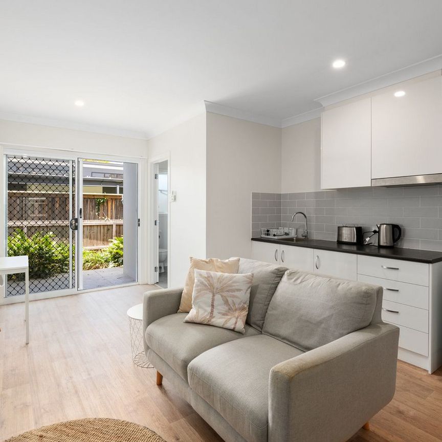 30 Jillian Place, Wynnum West QLD 4178 - Apartment For Rent | Domain - Photo 1