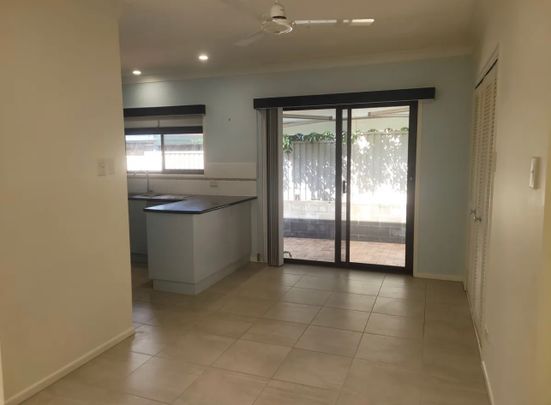 Spacious 4‑Bed Family Home on Quiet Court in Hillcrest – Ready to Rent - Photo 1