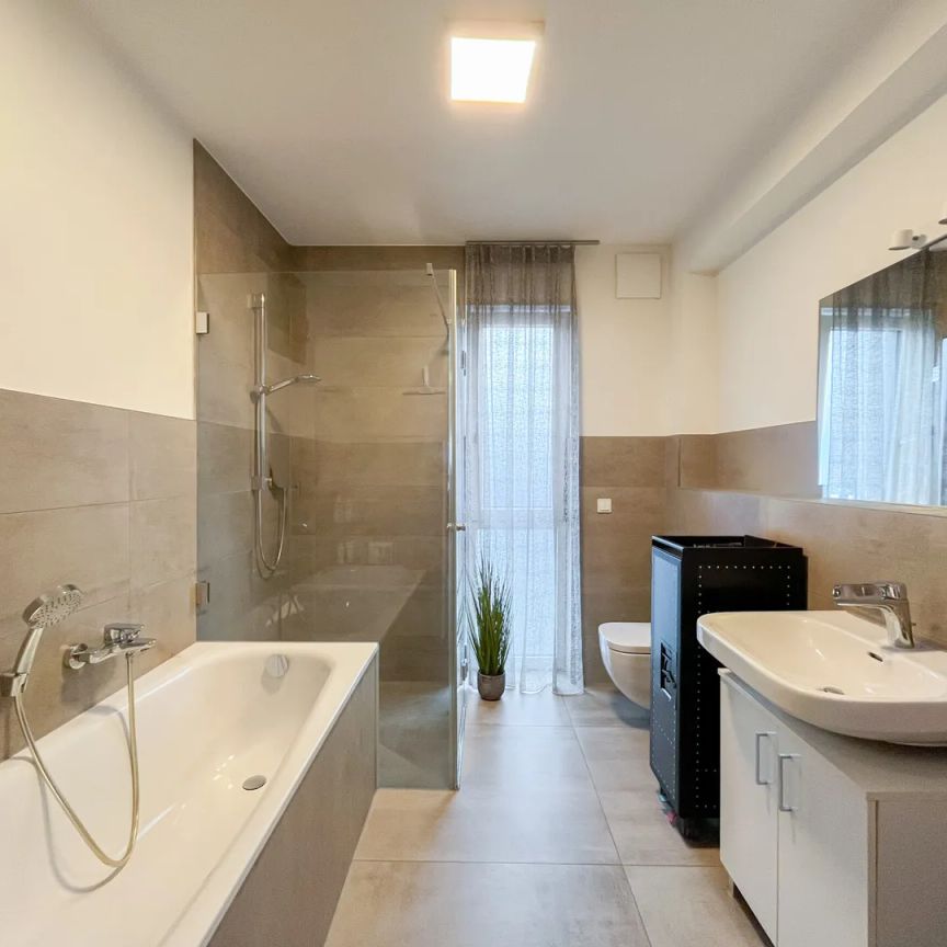 Moderne 3-Zimmer-Wohnung mit Aufzug, Fußbodenheizung & hellem Wohnbereich - Foto 1